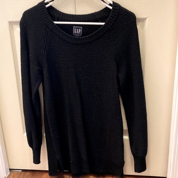 Black sweater. - Picture 1 of 3
